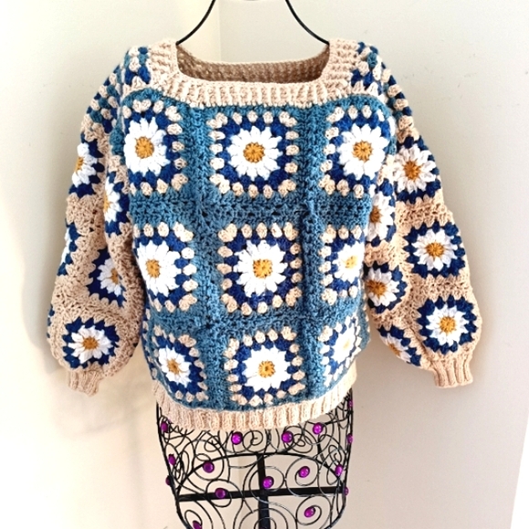 NEW Crochet Granny Squares Daisies Chunky Handknitted Sweater Size M Blue Cream - Picture 4 of 14